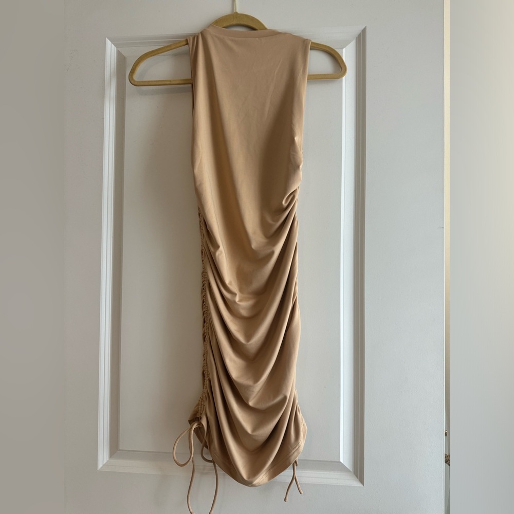 Super down Ruched Dress - Picture 3 of 3